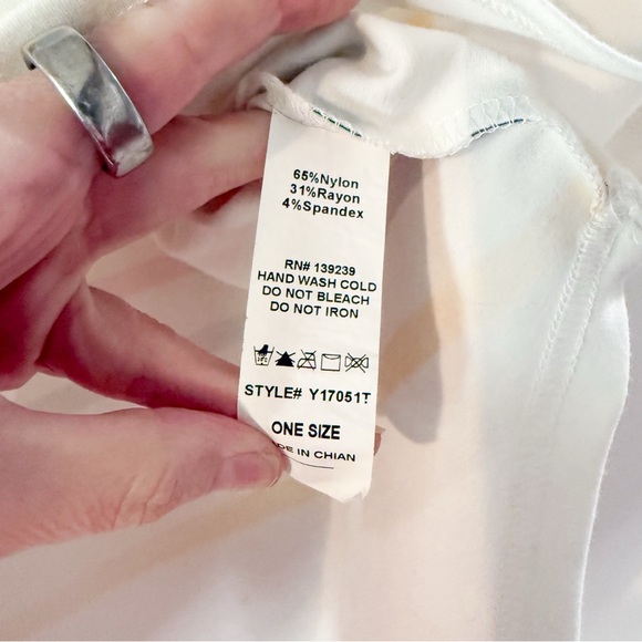 Tuckernuck Pomander Place Evie Rainbow Stripe Swing Top Size OS - Picture 4 of 5